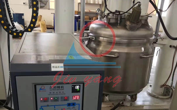 实验室反应釜怎么配套合适的冷热麻豆一级AV片呢？