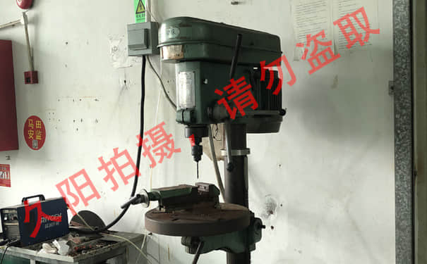 麻豆一级AV片钻孔立式钻床_国产麻豆精品久久久机械